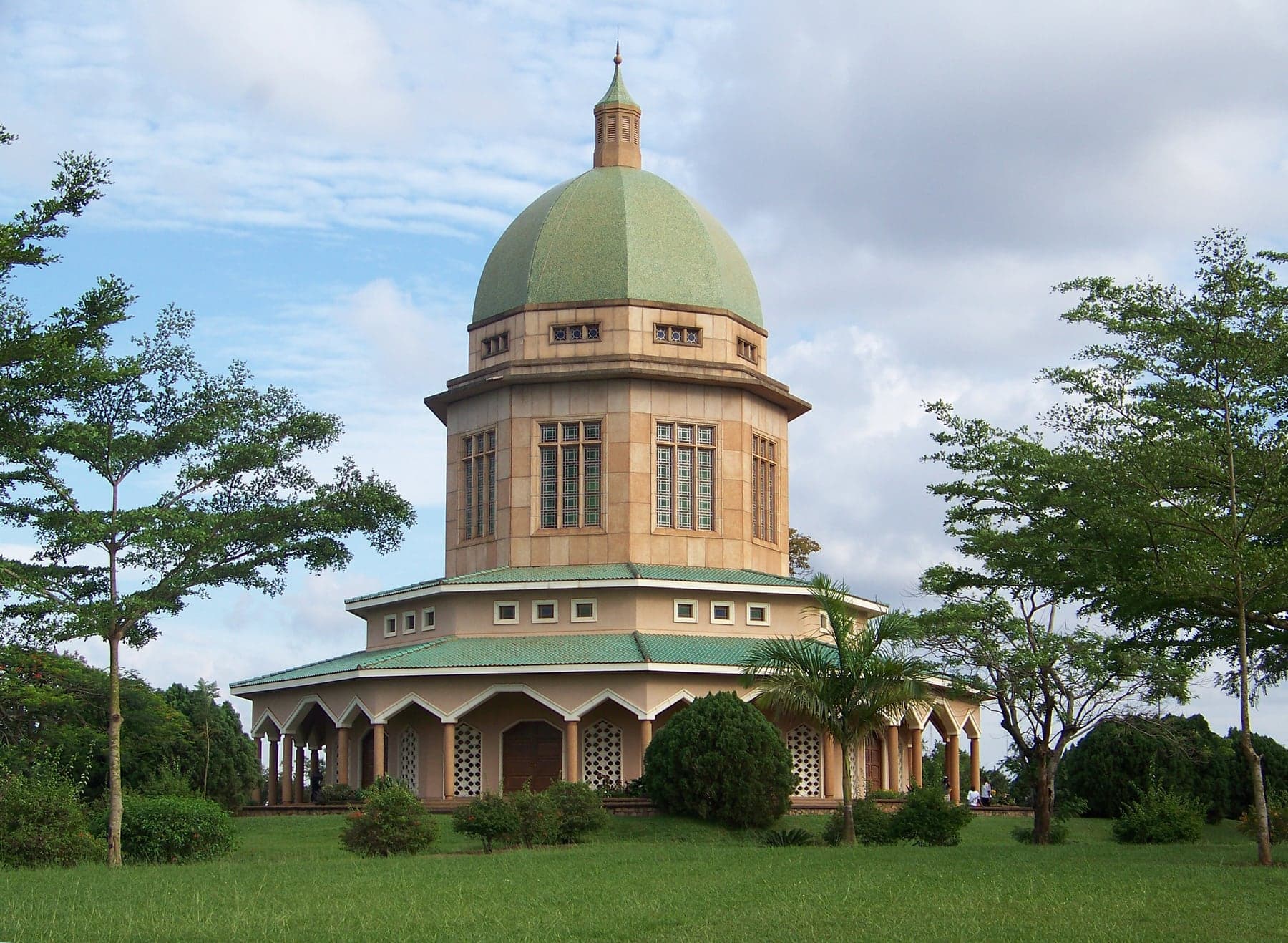 Kampala City Tour: Faith, Royal Heritage and a Rooftop Sunset